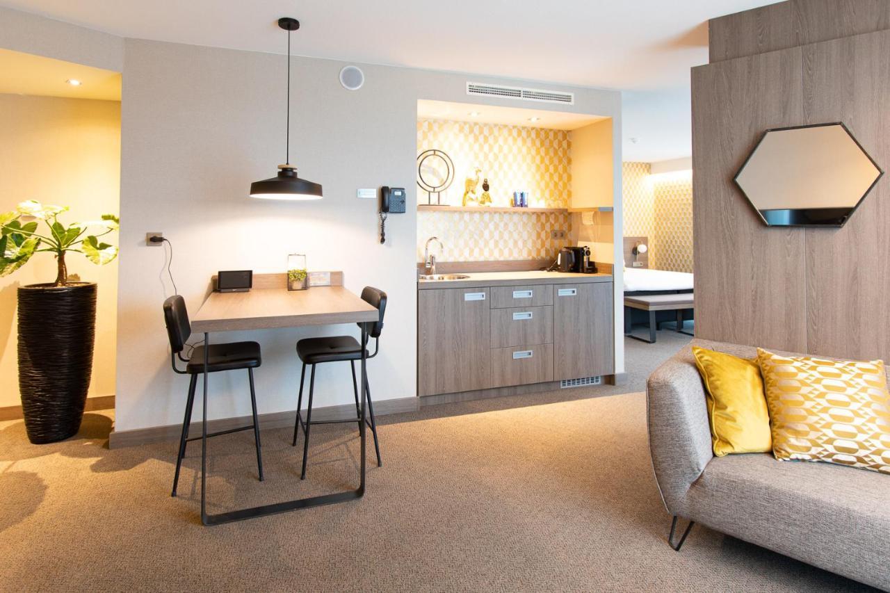 ฟาน เดอร์ ฟาล์ก โฮเทล โกรนิงเงน - ฮุกเกิร์ก Hotel Eelderwolde ภายนอก รูปภาพ