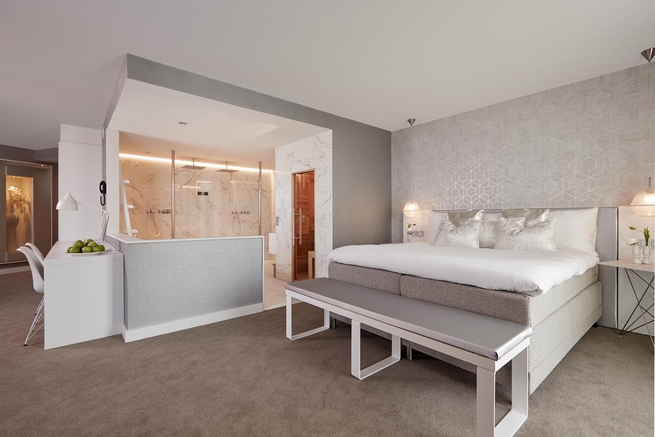ฟาน เดอร์ ฟาล์ก โฮเทล โกรนิงเงน - ฮุกเกิร์ก Hotel Eelderwolde ภายนอก รูปภาพ