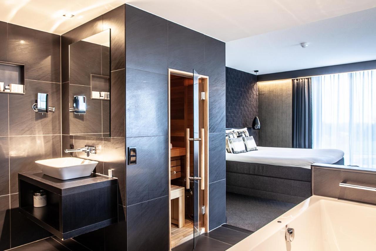 ฟาน เดอร์ ฟาล์ก โฮเทล โกรนิงเงน - ฮุกเกิร์ก Hotel Eelderwolde ภายนอก รูปภาพ